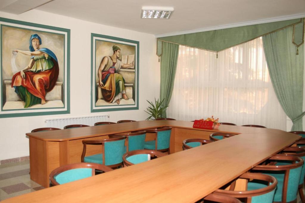 Hotel Uni Palas II Kavadarci Exterior foto